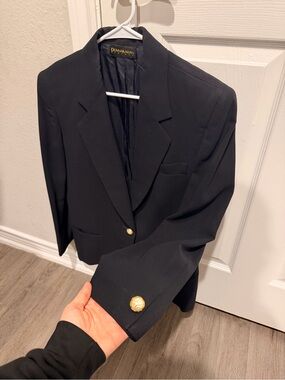 Donna Karan Black Label 100% wool Man-styled blazer
